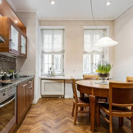 Dictumfactum Luxury *